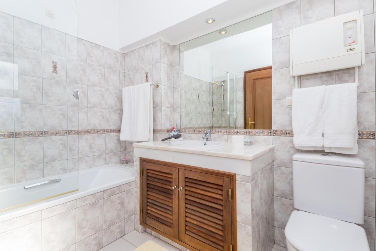 Peaceful 4Br Villa On Gramacho Golf Resort W/ Private Pool Lagoa  Luaran gambar