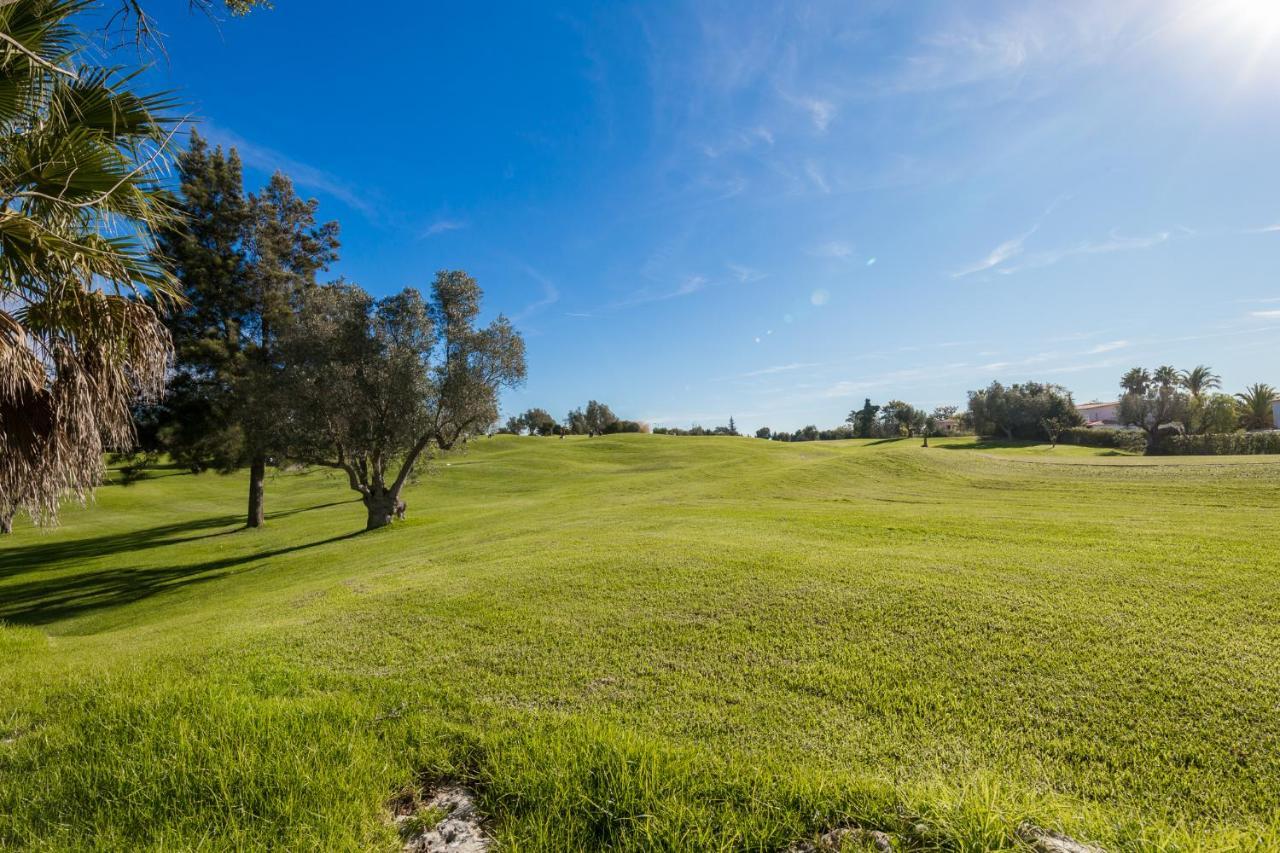 Peaceful 4Br Villa On Gramacho Golf Resort W/ Private Pool Lagoa  Luaran gambar